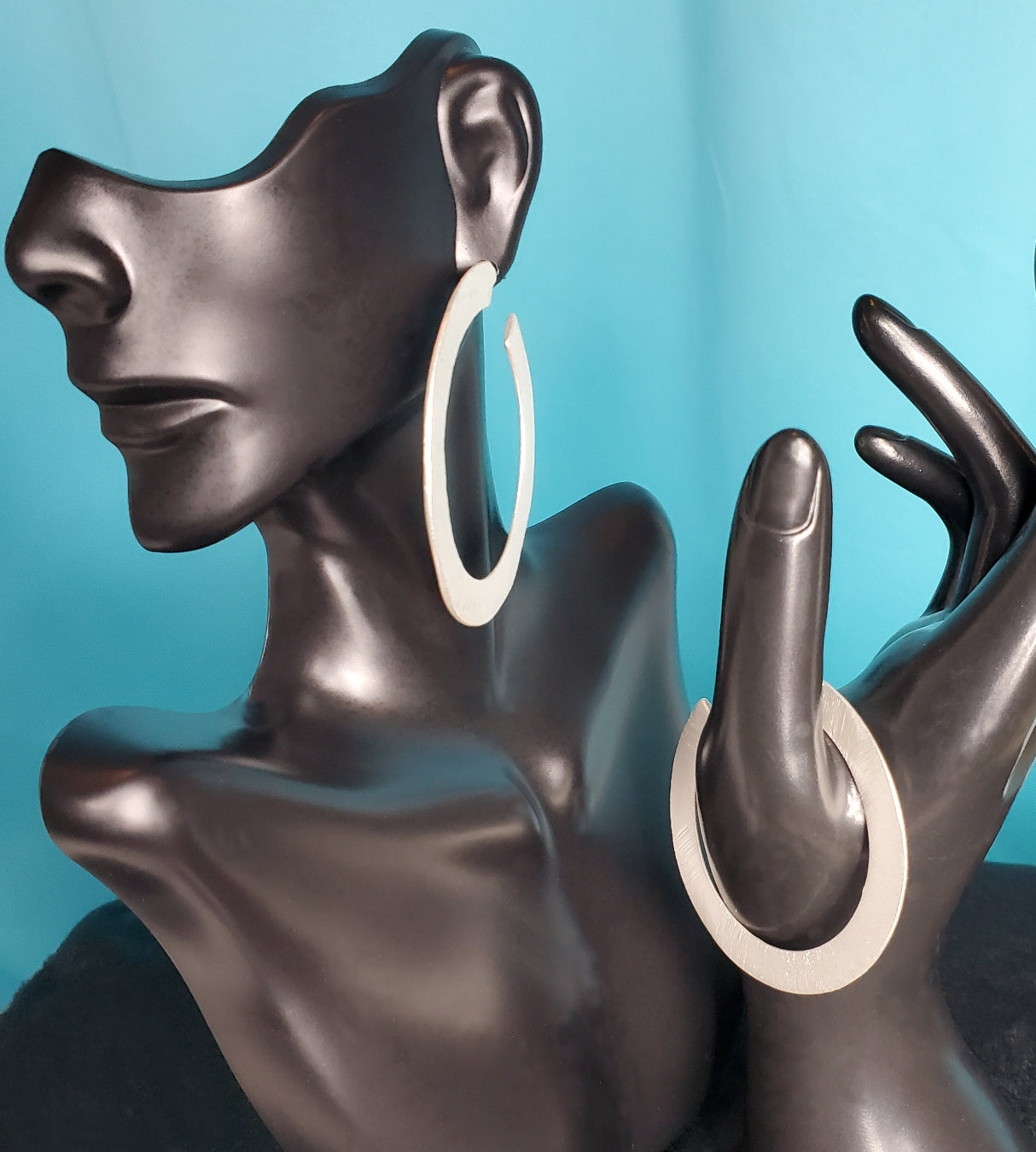 Alma Hoop Earrings