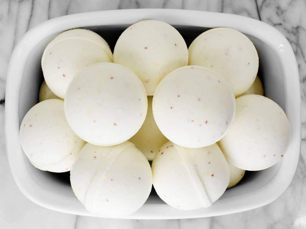 Peppermint Bath Bomb - Taffycat's